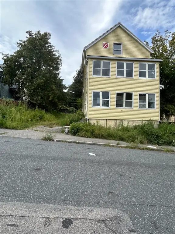 30 Penn Ave, Worcester, MA 01604