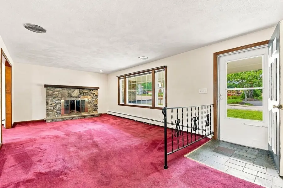 532 Union St, Franklin, MA 02038 - #3