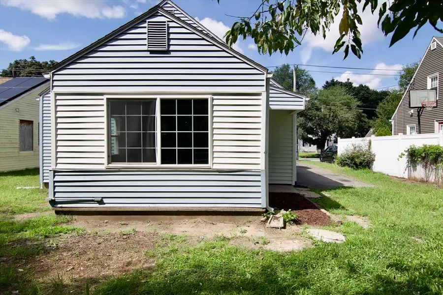 137 Cloran St, Springfield, MA 01109 - #2