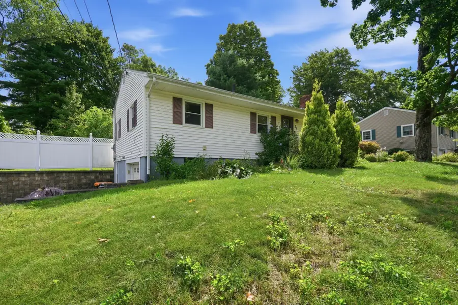 31 Sunset Terrace, Feeding Hills, MA 01030 - #2