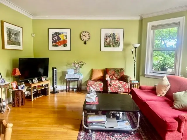 115 Freeman St #1, Brookline, MA 02446 - #3