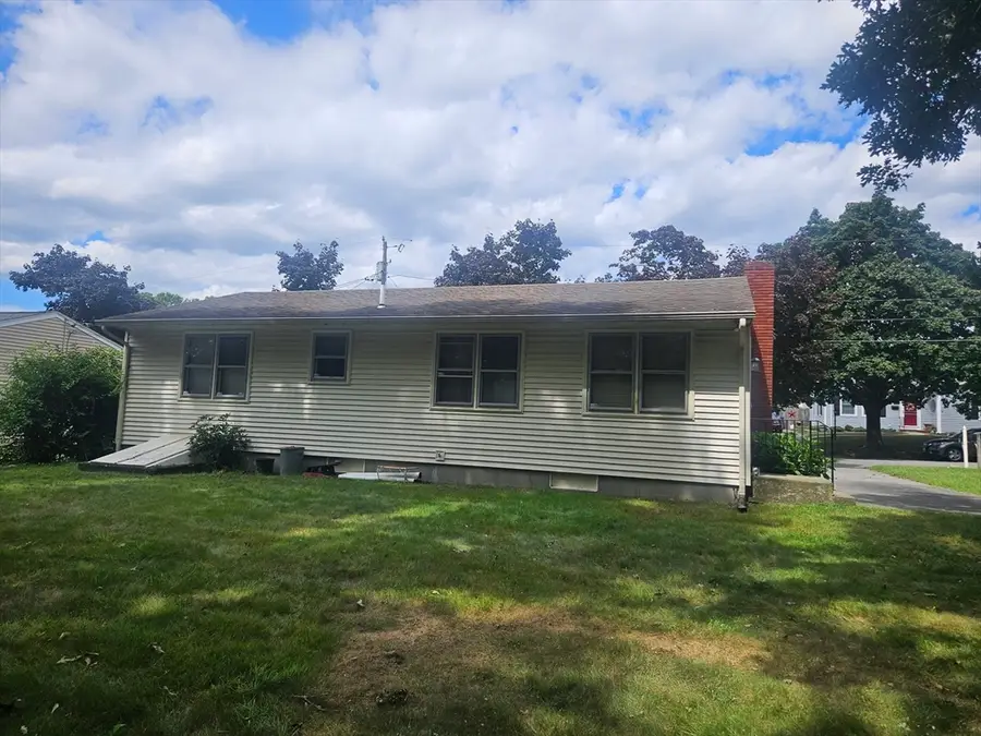 62 Easton St, New Bedford, MA 02746 - #3