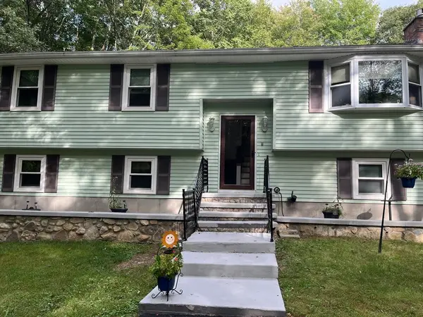 16 Wallum Lake Rd, Douglas, MA 01516