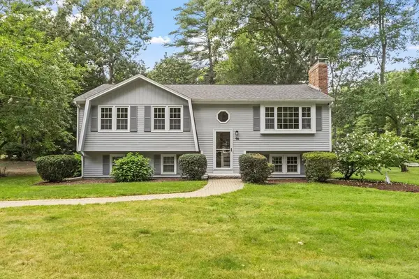 96 East Street, Pepperell, MA 01463