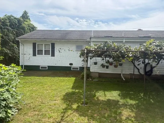 38 Hilton Street, Somerset, MA 02725 - #2