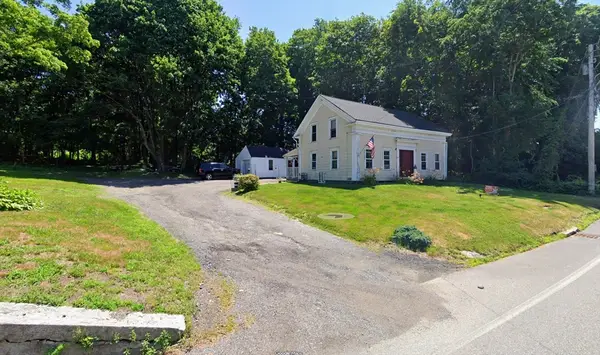23 North St, Douglas, MA 01516