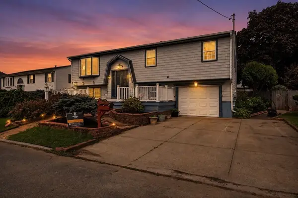 202 Oman St, Fall River, MA 02721