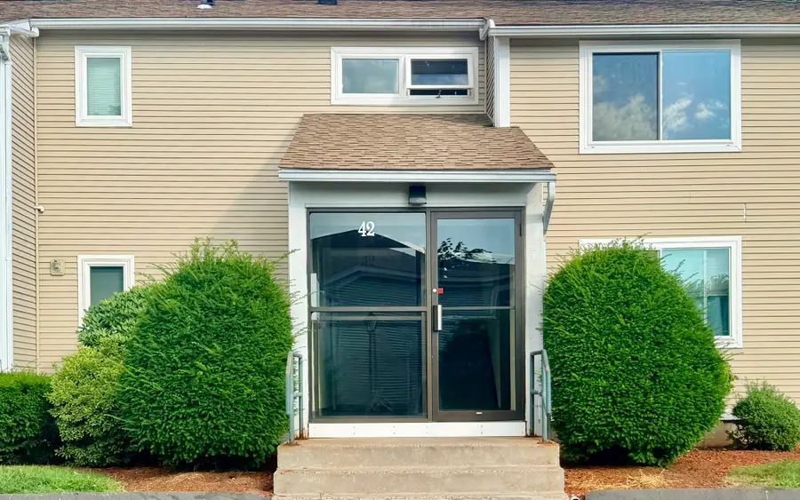 42 Saint Kolbe Drive #D, Holyoke, MA 01040 - #2