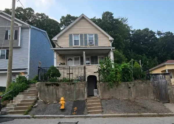 51 Chilmark St, Worcester, MA 01604