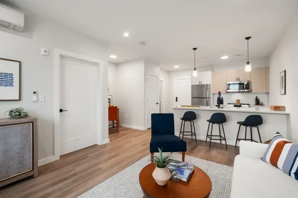 10 Somerset #U.305, Winthrop, MA 02152