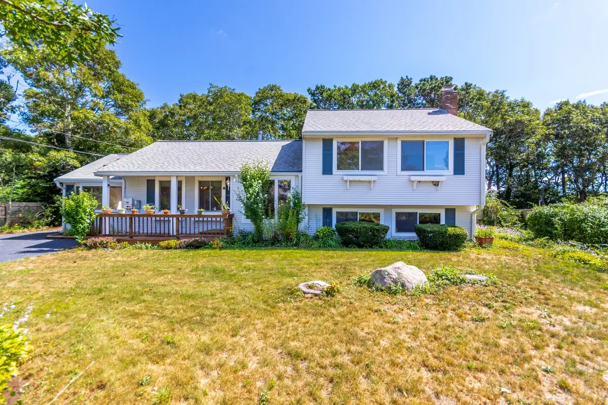 8 Laura Ln, Bourne, MA 02532 - #1