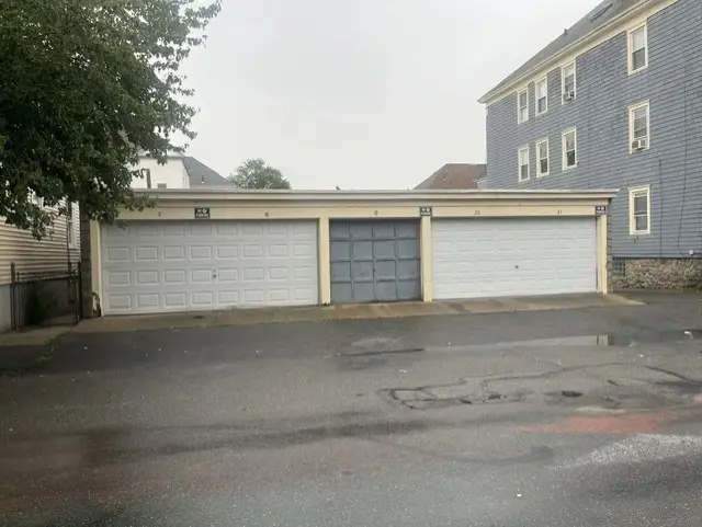 492 N Front St, New Bedford, MA 02746 - #3