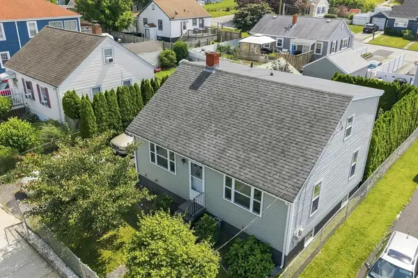 577 Pokross St, Fall River, MA 02724