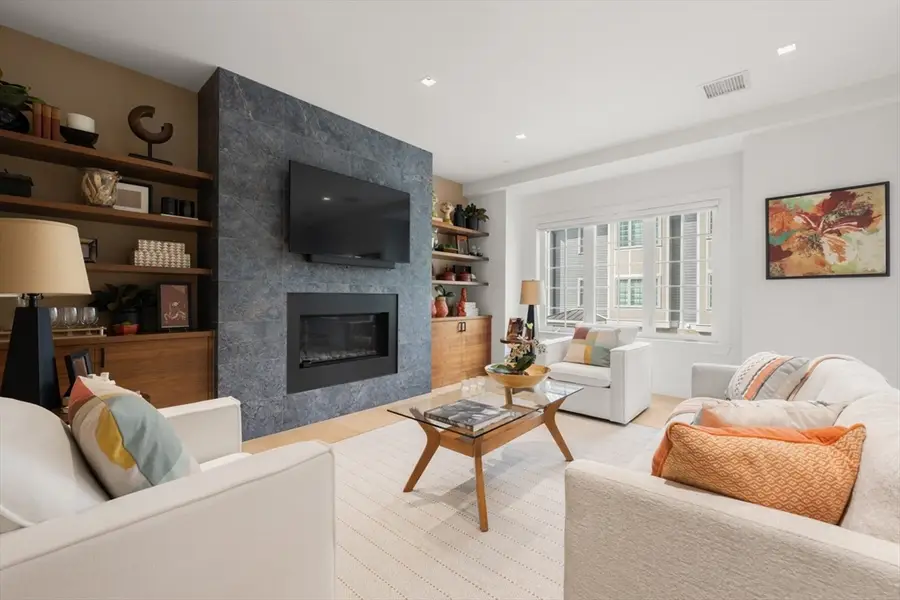 21 Crowninshield Rd #2-1, Brookline, MA 02446 - #2