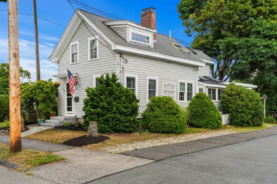 33 Putnam St, Danvers, MA 01923 - #3