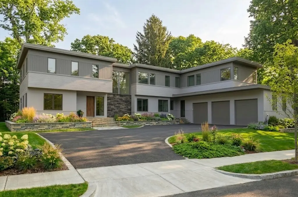 18 Annawan Rd, Newton, MA 02468 - #1