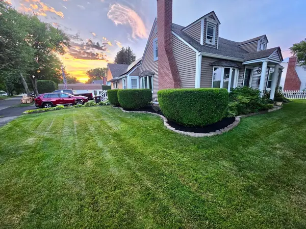 417 River Rd, Agawam, MA 01001