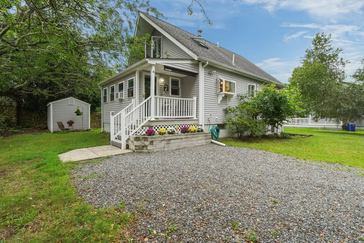 4 Melbourne Dr, Narragansett, RI 02882 - #1