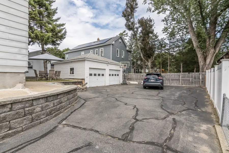 277 Cumberland Rd, Lowell, MA 01850 - #3