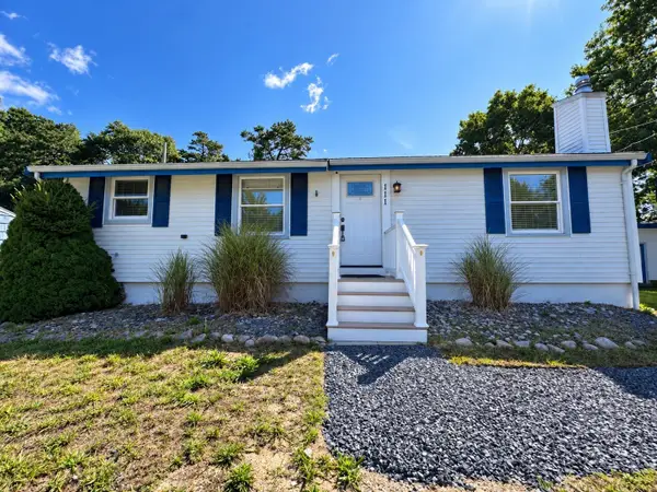 111 Wareham Lake Shore Dr, Wareham, MA 02571