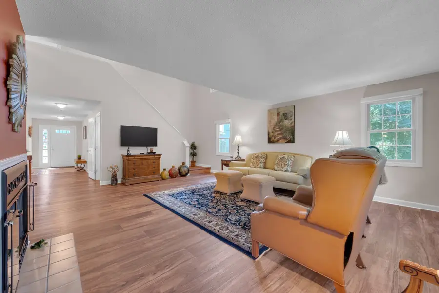 36 Betsy Ross Cir #36, Sturbridge, MA 01566 - #3