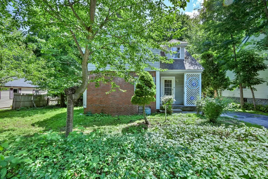 1278 Pleasant St, Worcester, MA 01602 - #2