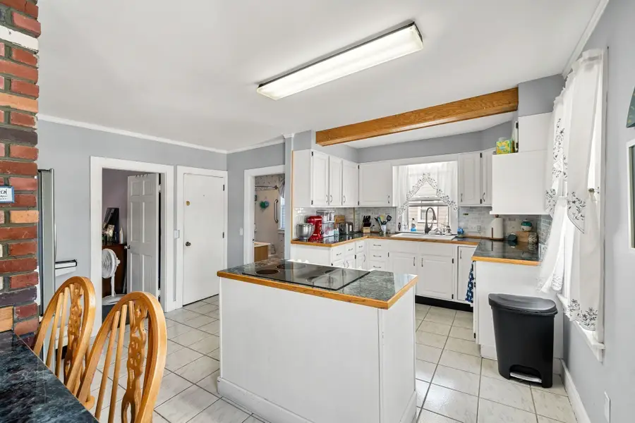 21 Jackson St, Salem, MA 01970 - #3
