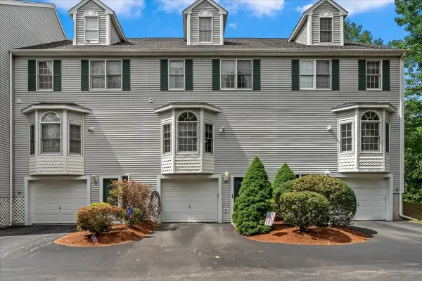 20 Waltham Dr #20, Plainville, MA 02762
