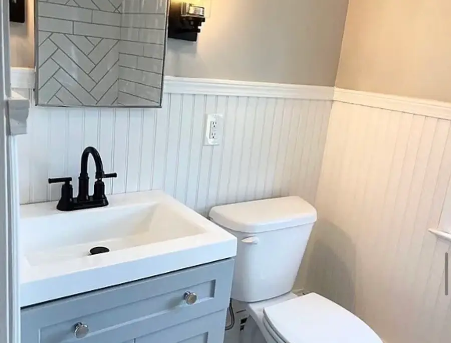 727 Newbury St, Springfield, MA 01104 - #3