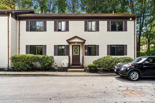16 Cleveland Place #8, Gloucester, MA 01930