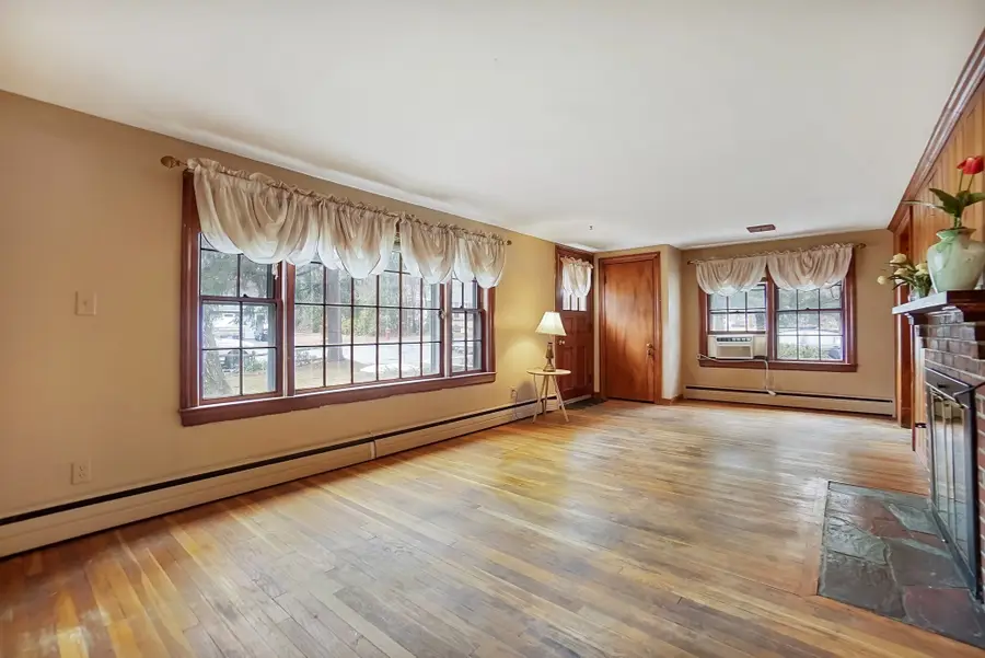 30 Woodland Rd, Ashland, MA 01721 - #3