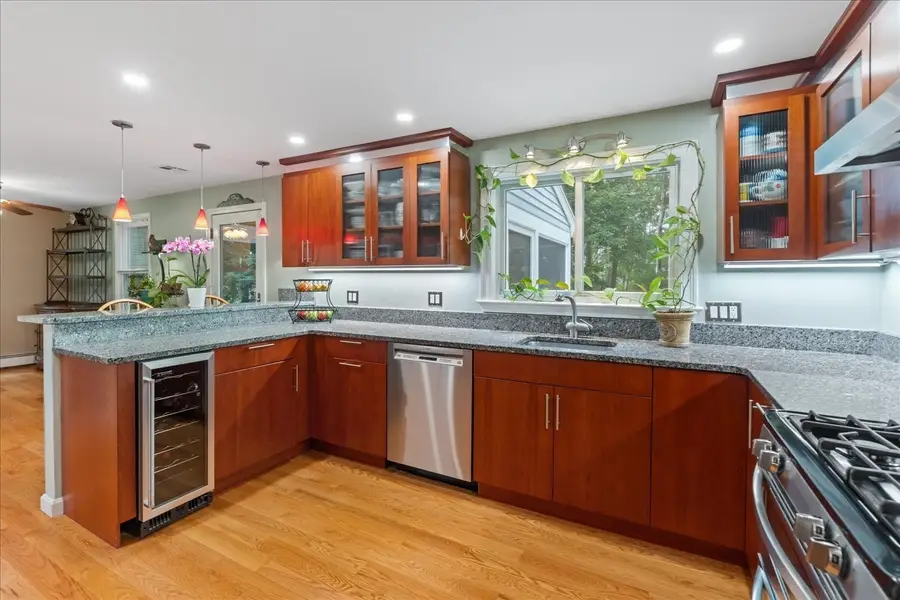 32 Maple St, Norfolk, MA 02056 - #2
