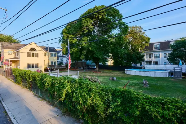176 Coleridge St, Boston, MA 02128