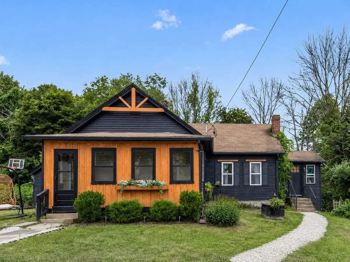 69 Main St, Charlton, MA 01507 - #1