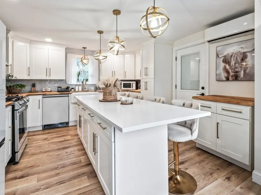 69 Main St, Charlton, MA 01507 - #3