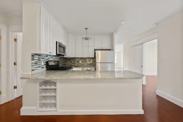 85 East India Row #10G, Boston, MA 02110