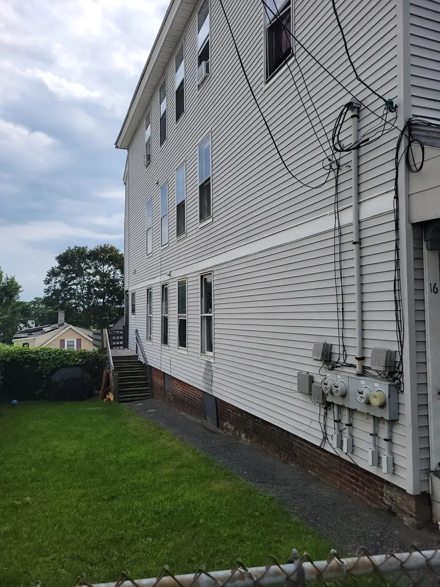 16 Reservoir St, Worcester, MA 01605 - #3