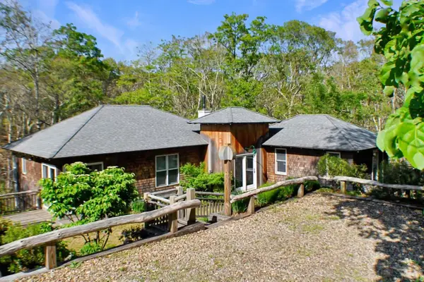 18 Sylvan Avenue, Tisbury, MA 02568