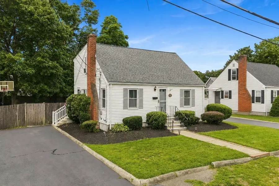 35 Crescent Ave, Brockton, MA 02302 - #2