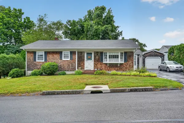 1025 Cherokee St, New Bedford, MA 02745