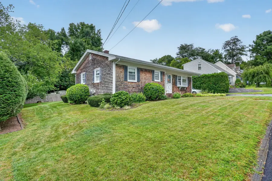 1025 Cherokee St, New Bedford, MA 02745 - #2