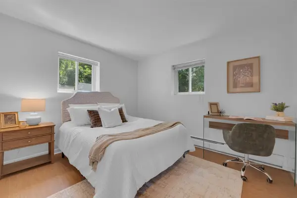 35 Westgate Rd #6, Boston, MA 02467