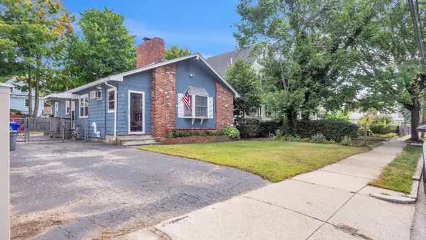 12 Clifford St, Boston, MA 02136