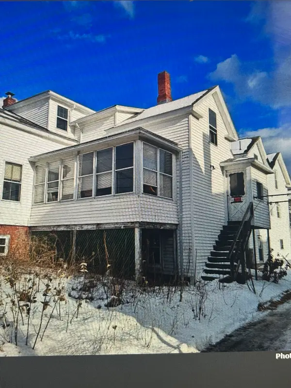 36 Pleasant St, Ware, MA 01082