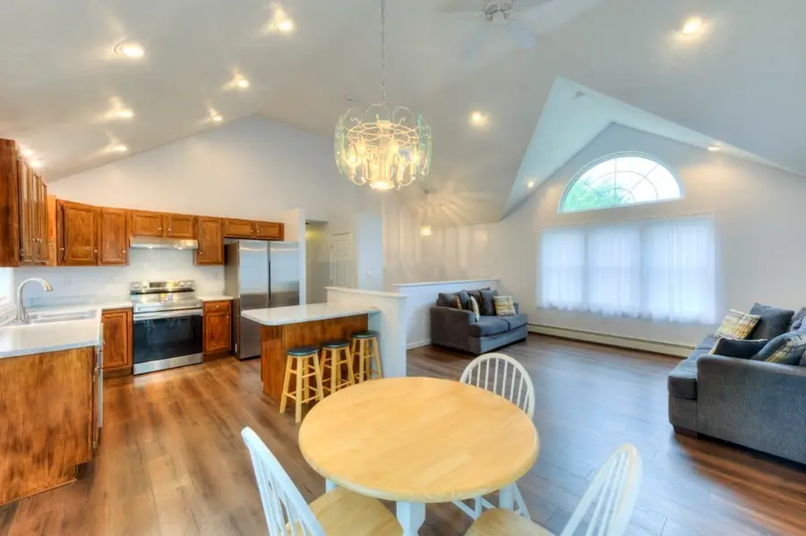 4 Matteo St, Worcester, MA 01606 - #3