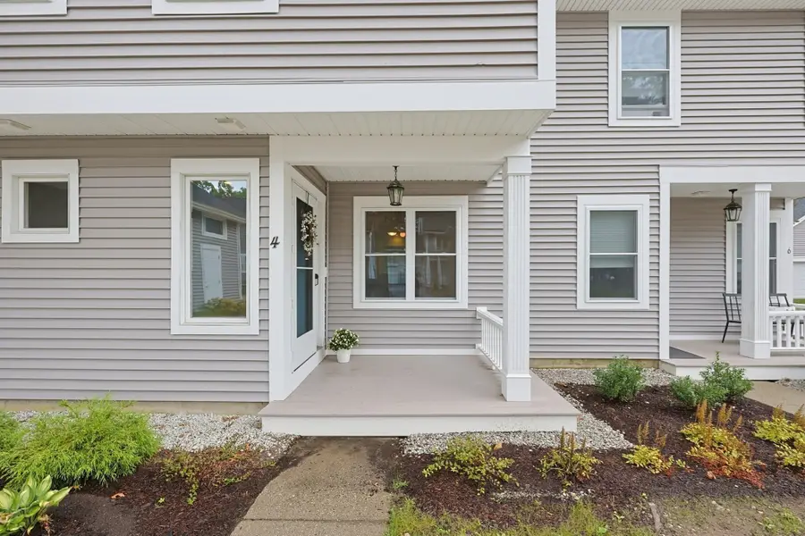 4 Oak Ct #4, Rockland, MA 02370 - #2