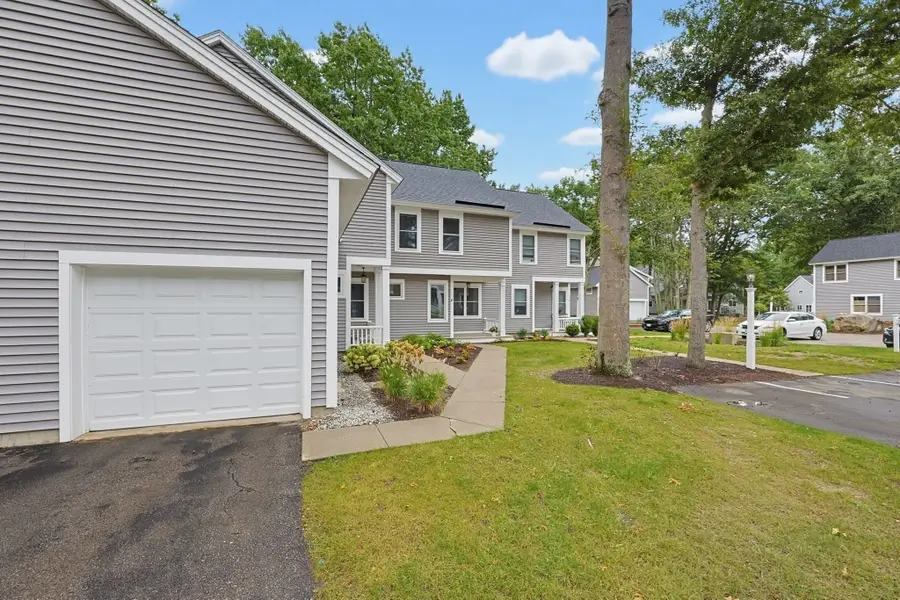 4 Oak Ct #4, Rockland, MA 02370 - #3