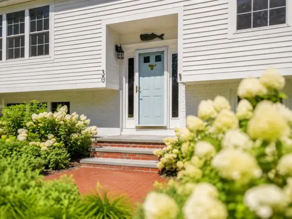 30 Pawtuxet, Plymouth, MA 02360