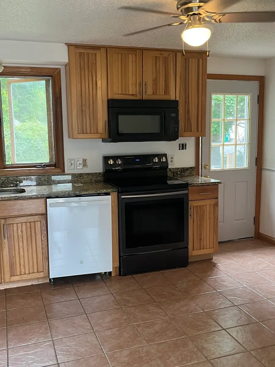 112 Border #112, Whitinsville, MA 01588 - #2