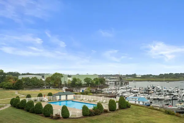 200 Cove Way #409, Quincy, MA 02169